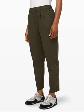 Lululemon Essential High-Rise Trouser Size 8 – Olive Green – Like New